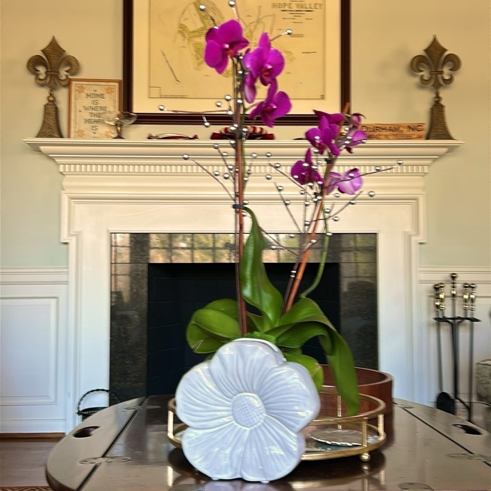 Flower Vase Ceramic NEW Perfect Size Ecru White